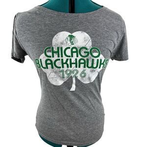 Chicago Blackhawks Shamrock Clover T-shirt - L